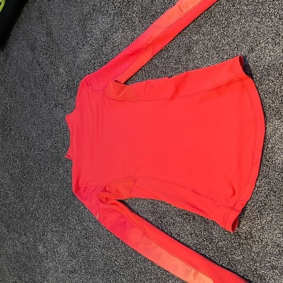 Nike thermal workout long sleeve top - Picture 2 of 2